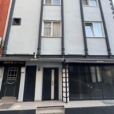 Nook Boutique Hotel *