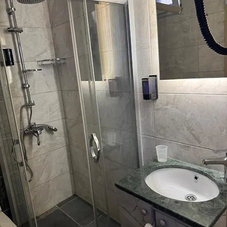 Nook Boutique Hotel *