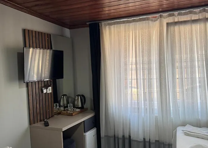 Nook Boutique Hotel *